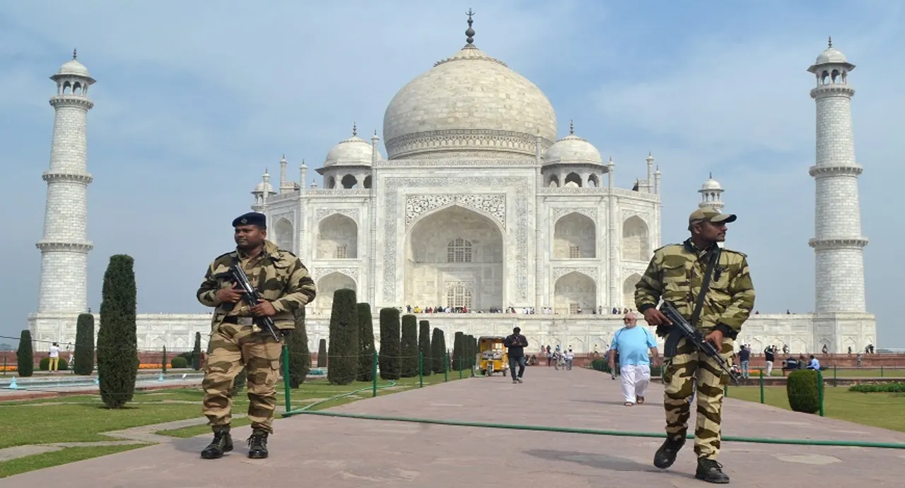 Taj Mahal Vacated After Hoax Bomb Call
