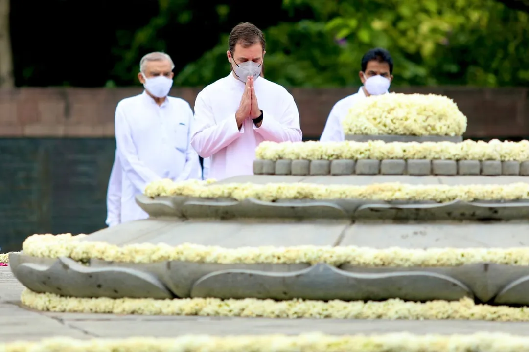 PM Modi, Rahul Gandhi Pays Tribute To Rajiv Gandhi On His Birth Anniversary