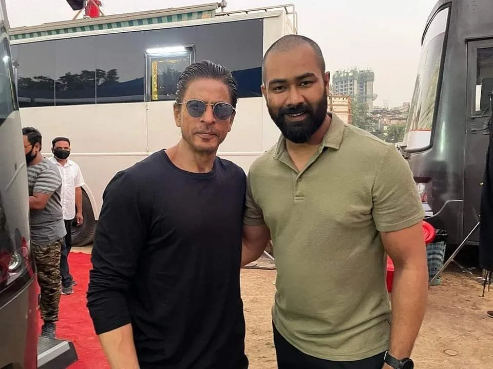 SRK’s Pic With Assamese Actor Diganta Hazarika Goes Viral