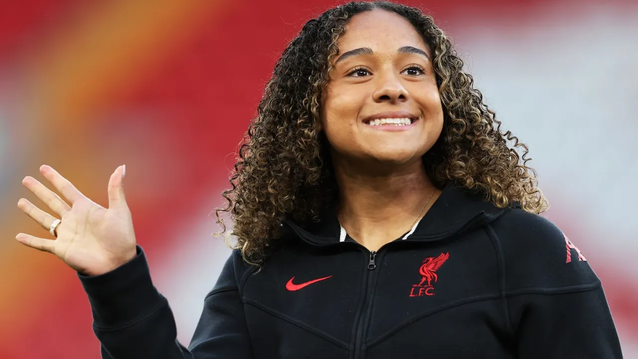 olivia smith the most expensive woman football player