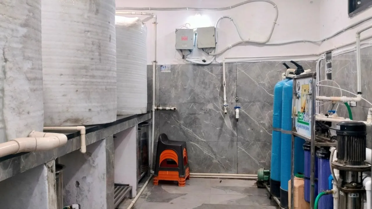 Red Bold Finance YouTube Thumbnail (2)