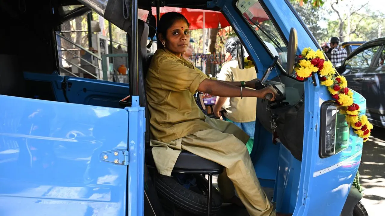 Bengaluru Sakhi Auto Service women drivers for female passengers