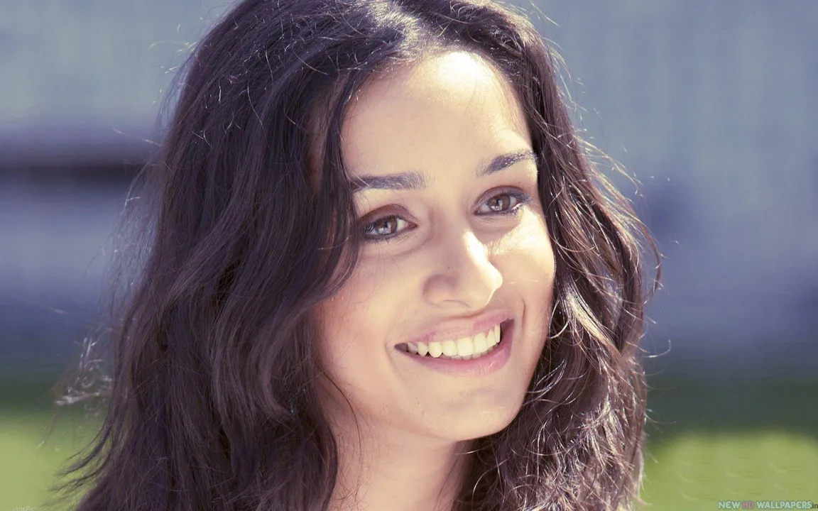 Shraddha Kapoor smiling pic