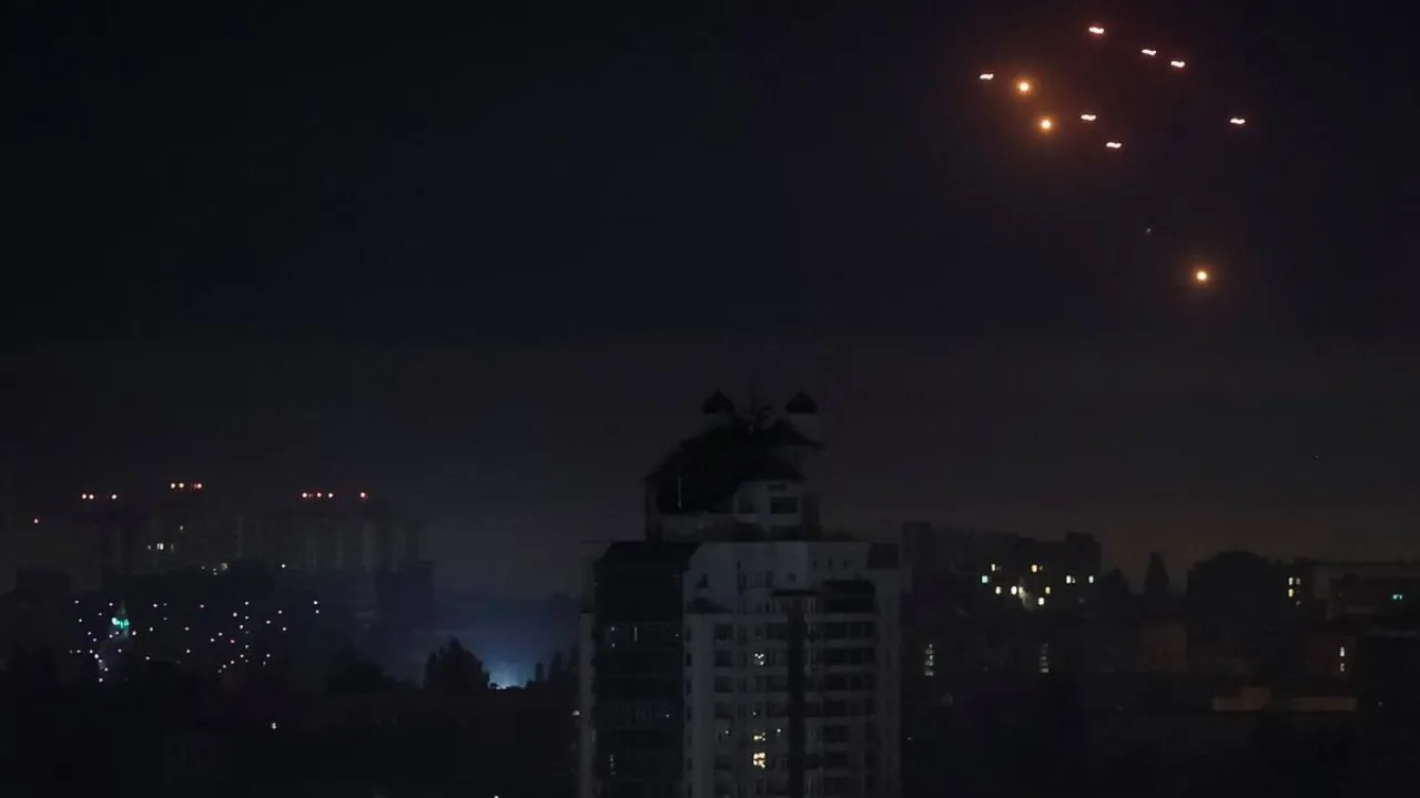 2 killed in Russian attacks on Ukraine as prospects for talks remain uncertain