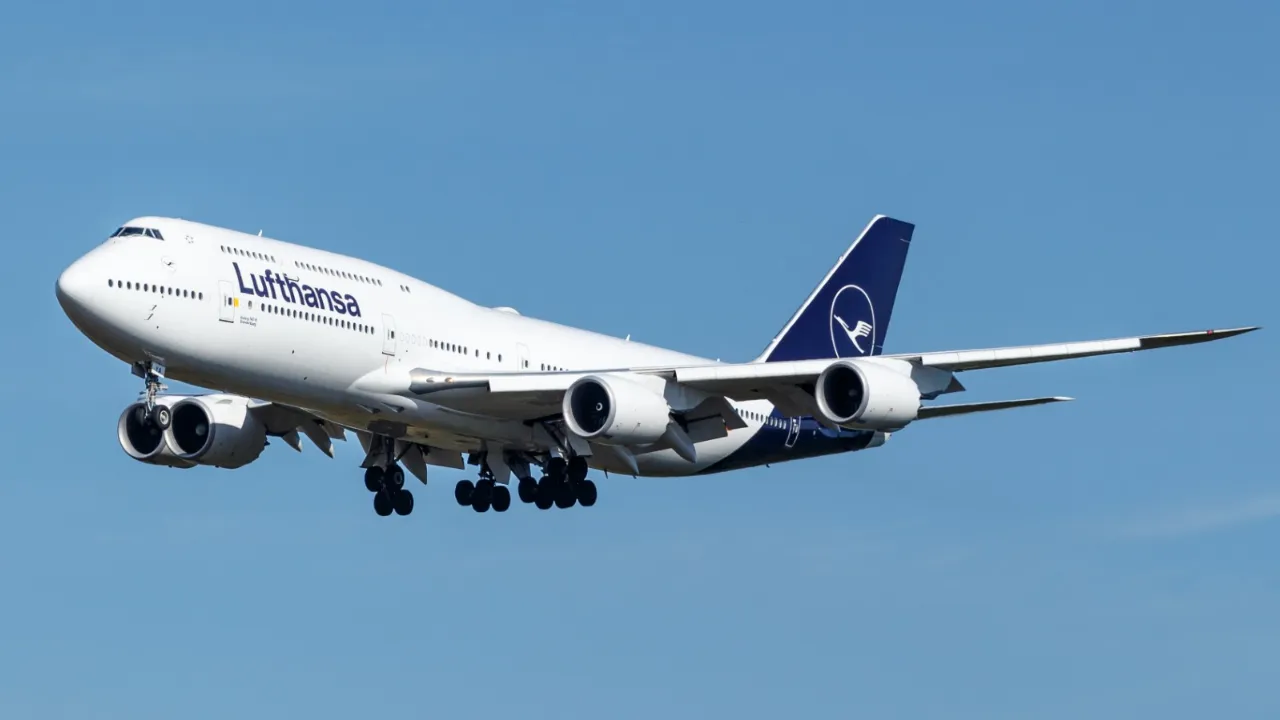 Bomb Threat To Lufthansa Airlines Flight Lh 752