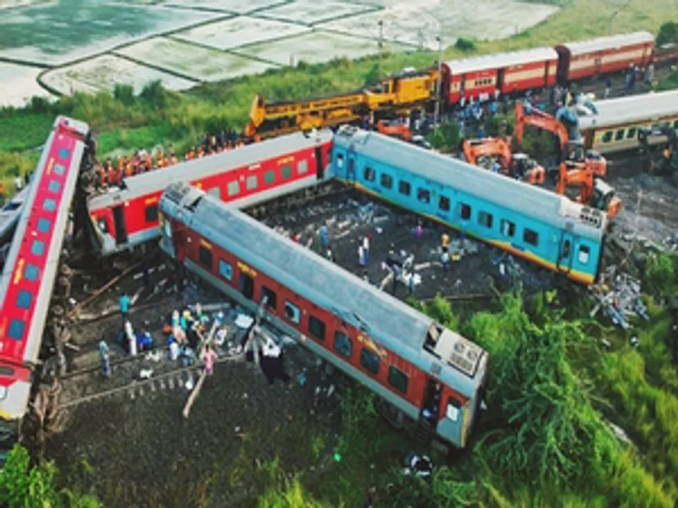  Special train ferries passengers to Darbhanga, after Bagmati Express collision