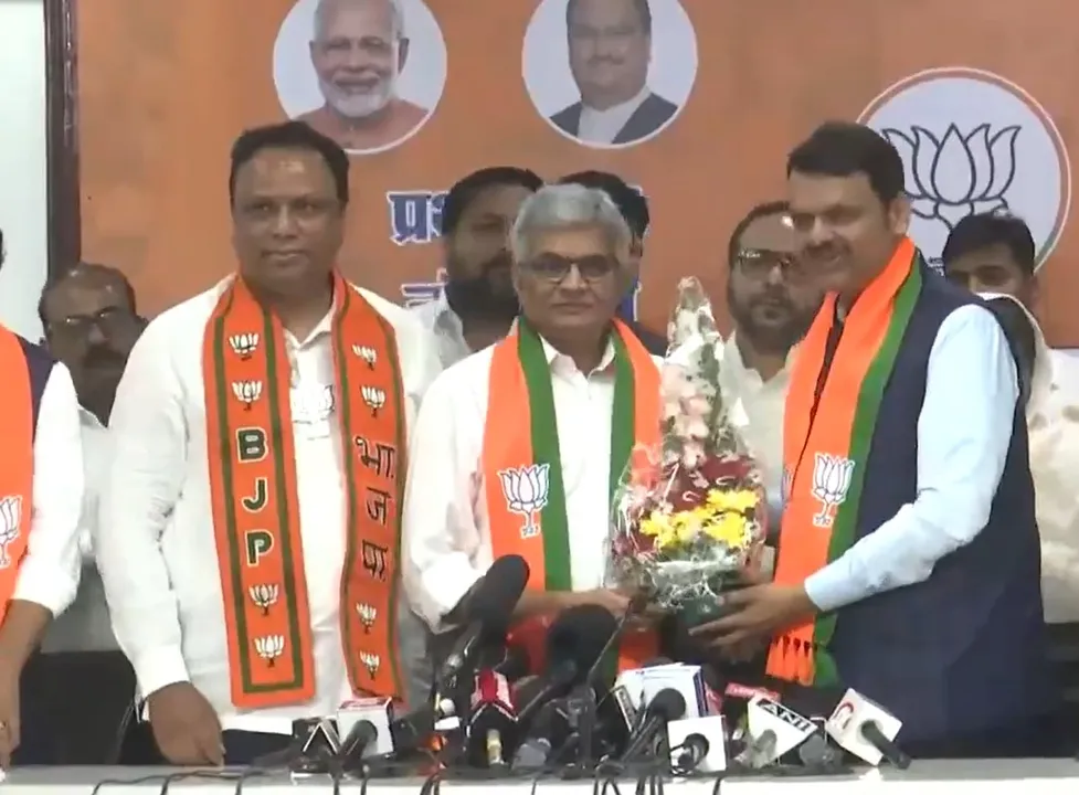  Mumbai Congress receives jolt as veteran Ravi Raja joins BJP