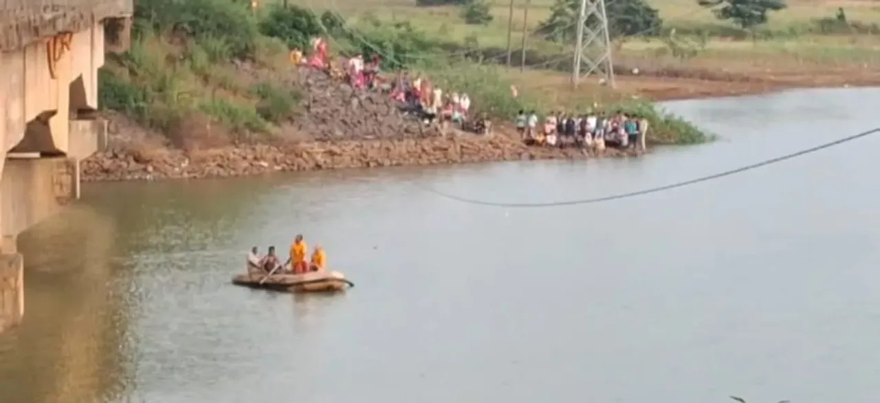  Odisha: Married woman jumps into Kolab dam over domestic discord