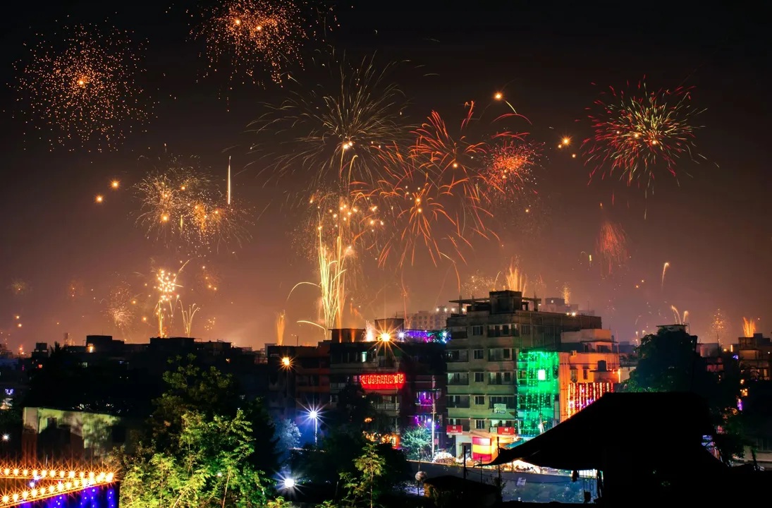  Odisha celebrates Diwali with gaiety; Know guidelines for bursting firecrackers