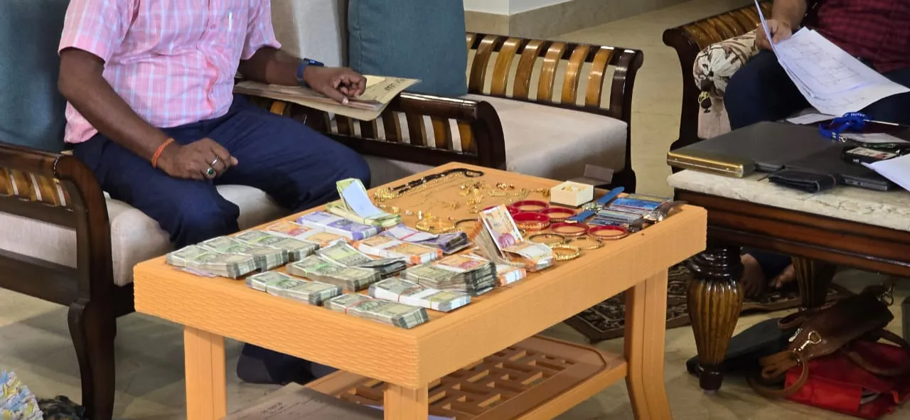  'Crorepati' IDCO Junior Manager lands in Odisha Vigilance net