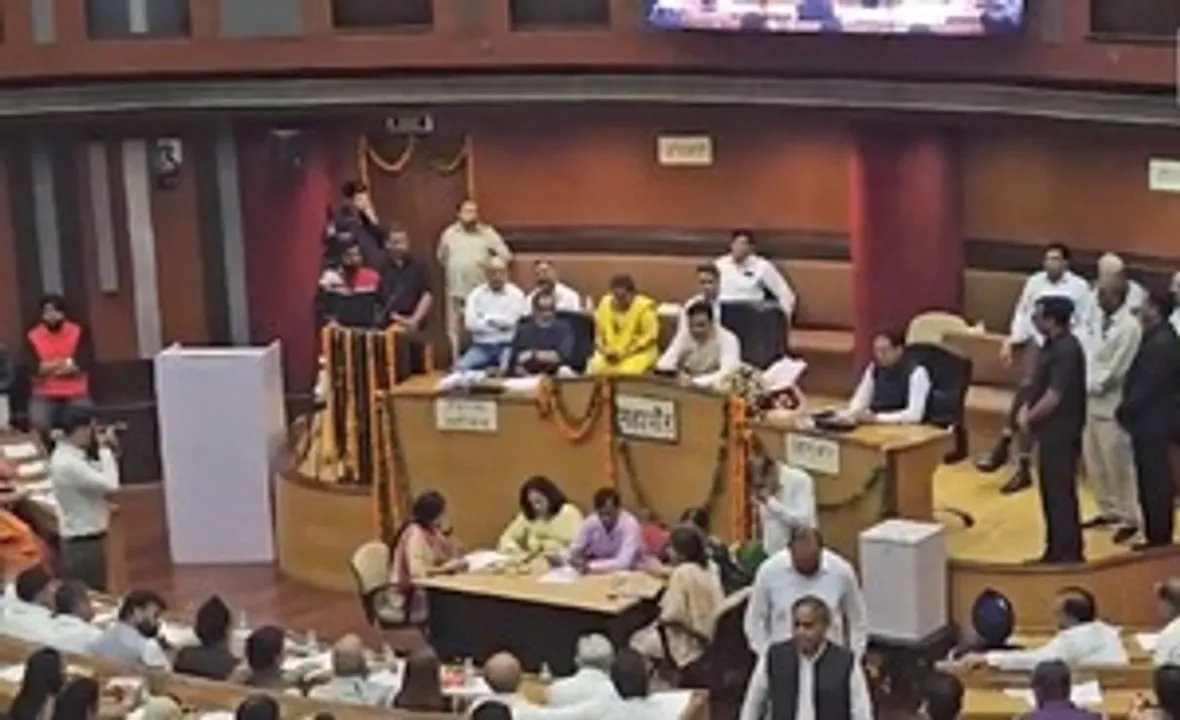  AAP’s Mahesh Khichi elected Delhi mayor