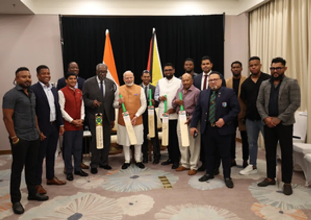  'Want more PMs like him': Clive Lloyd after meeting Narendra Modi