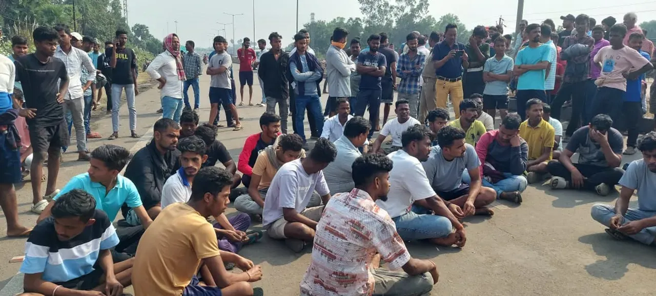  Three workers killed as bus runs over them on National Highway in Odisha's Dhenkanal
