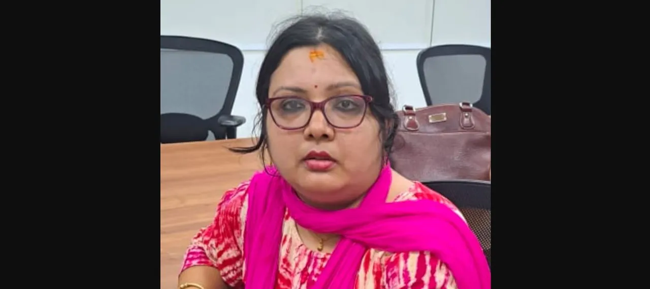  Bhubaneswar: Junior Clerk Debajani Kar arrested by Odisha Vigilance for taking bribe