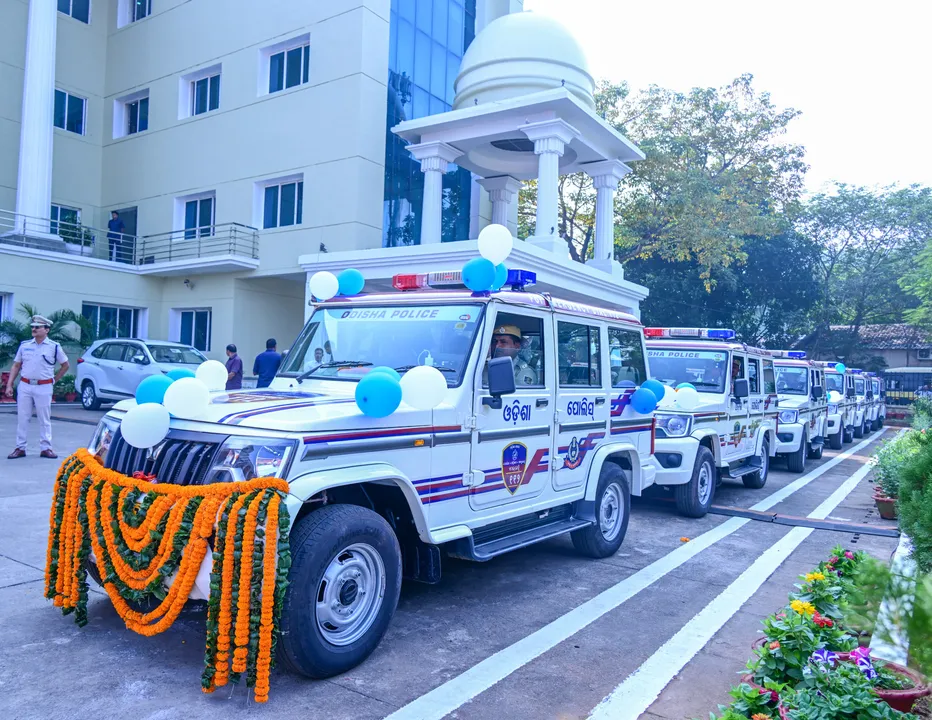  Odisha CM inaugurates Emergency Response Support System vehicles for police in Bhubaneswar-Cuttack