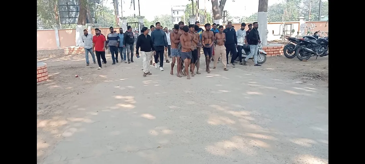  Odisha: 8 workers from WB stripped, thrashed for 'misbehaving' with girl