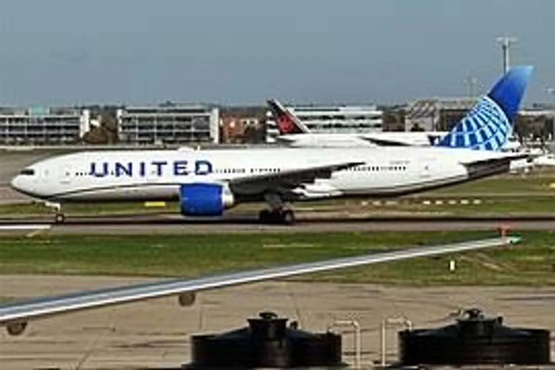 Person found dead in wheel well on United Airlines flight at Hawaii airport