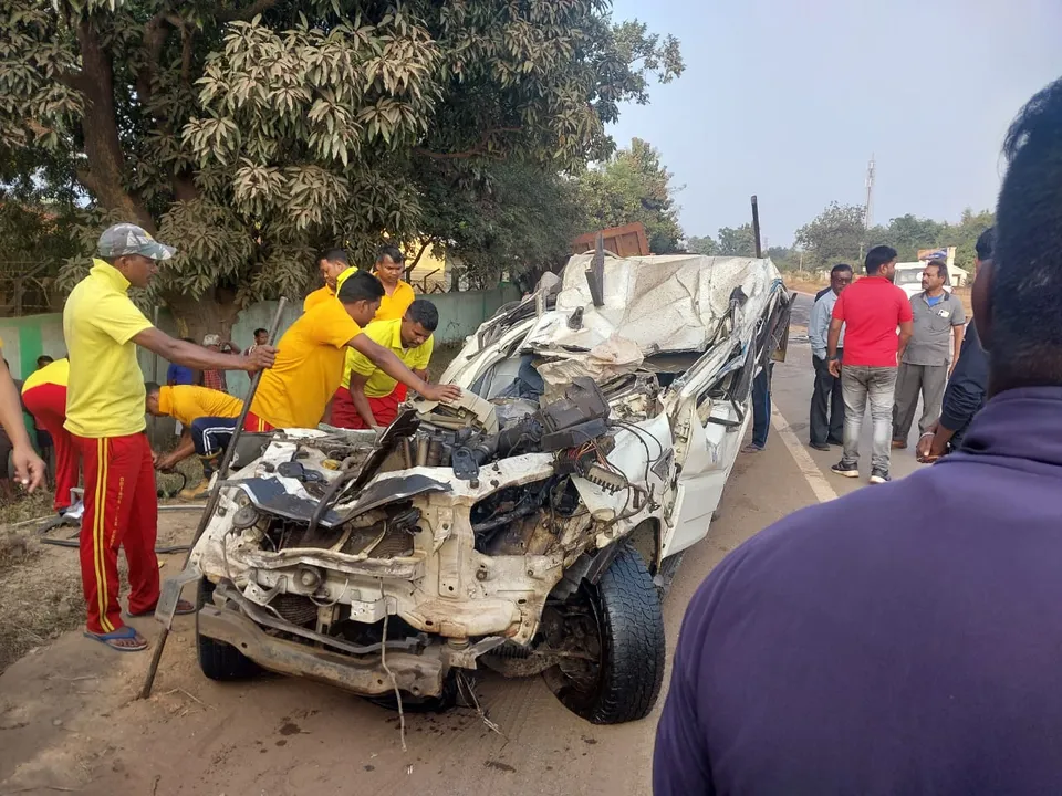  Truck hits SUV on NH in Odisha's Sundargarh; 2 dead