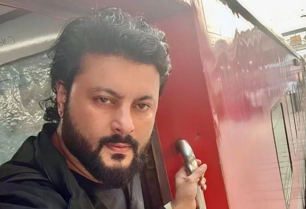  Ollywood movie row: Anubhav invites ex-wife Varsha for public discussion