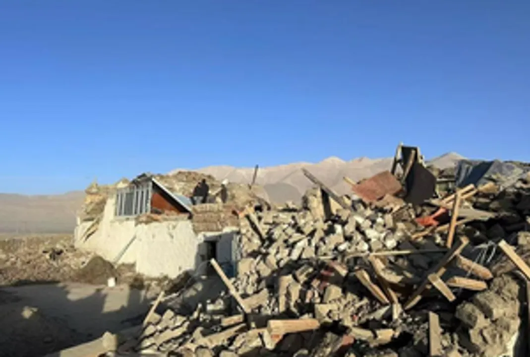  Nepal-Tibet earthquake: 126 killed, several houses collapsed