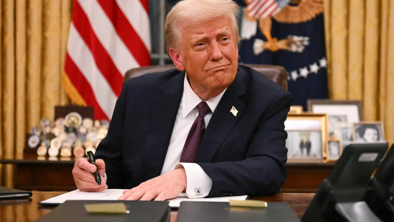  Trump to impose 25 pc tariffs on EU, claims bloc was 'formed to screw US'