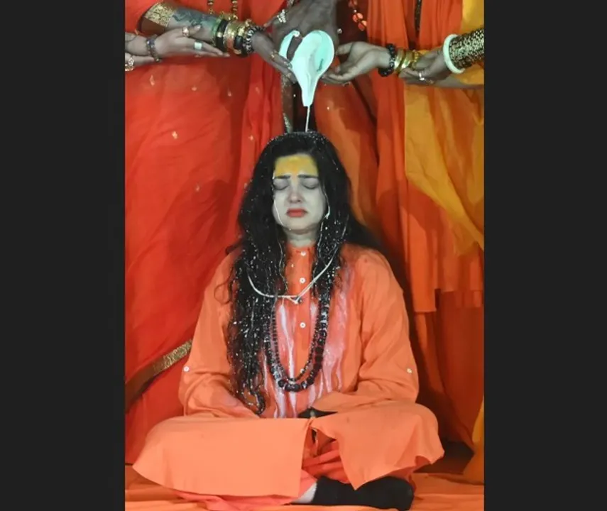  Mamta Kulkarni breaks down in tears during her ‘sanyas’ ritual