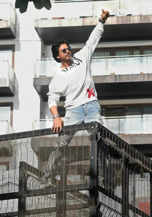  Shah Rukh Khan likely to get Rs 9 crore refund from state government on his bungalow ‘Mannat