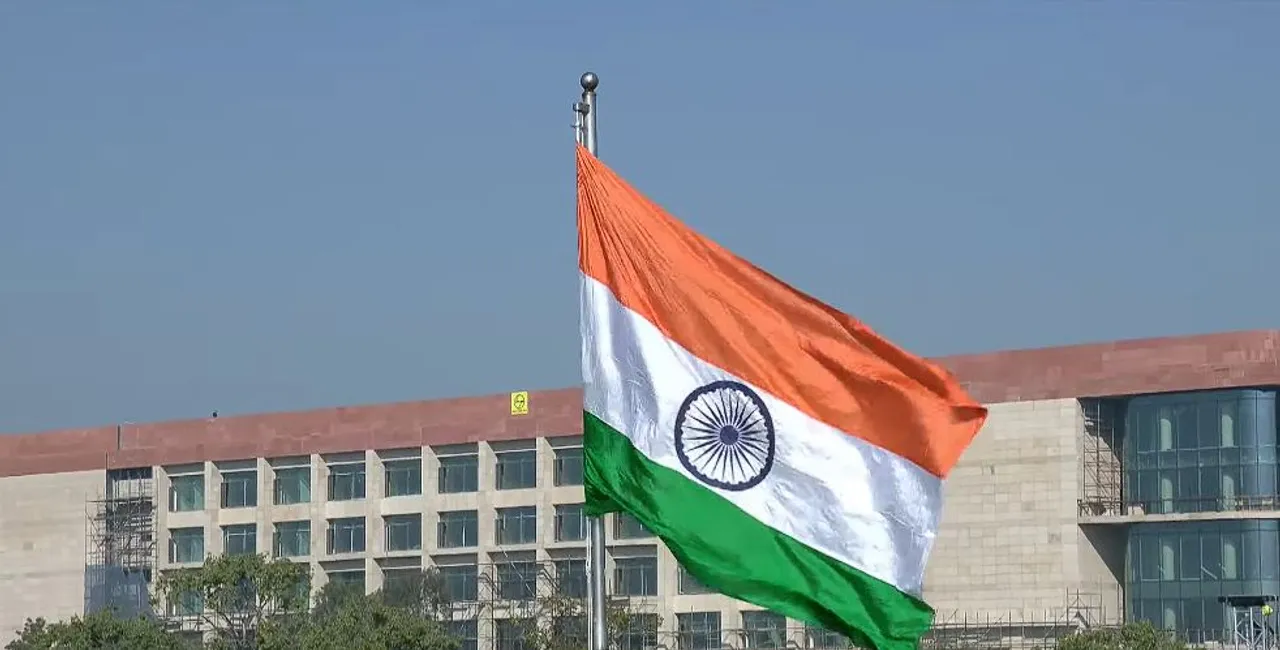  President Murmu unfurls national flag at Kartavya Path