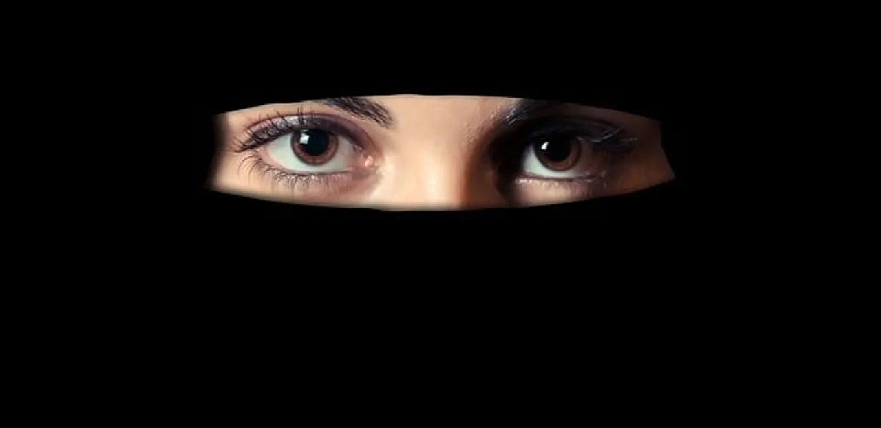  From UAE, man gives 'triple talaq' to wife in Kerala over WhatsApp