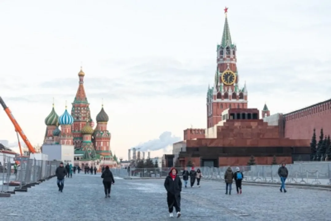  Russia expels two British diplomats on charges of espionage