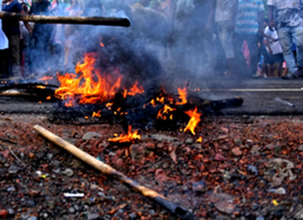 Murshidabad violence: Calcutta HC forms 3-member panel for rehabilitation of displaced people