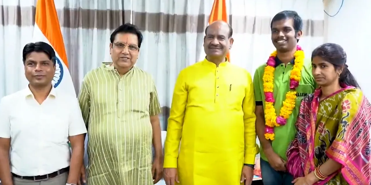  Lok Sabha Speaker Om Birla felicitates JEE Main-2025 topper from Odisha