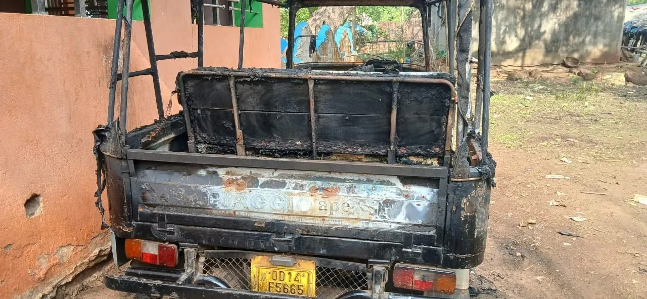  Miscreant sets fish trader's auto rickshaw ablaze in Odisha's Dhenkanal