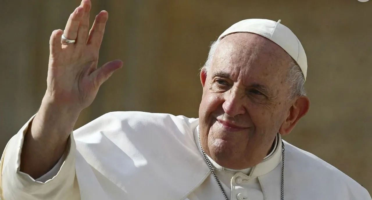  Pope Francis dies at 88, announces Vatican