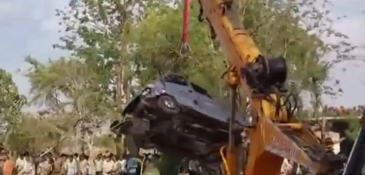  11 killed after van plunges into well in Madhya Pradesh