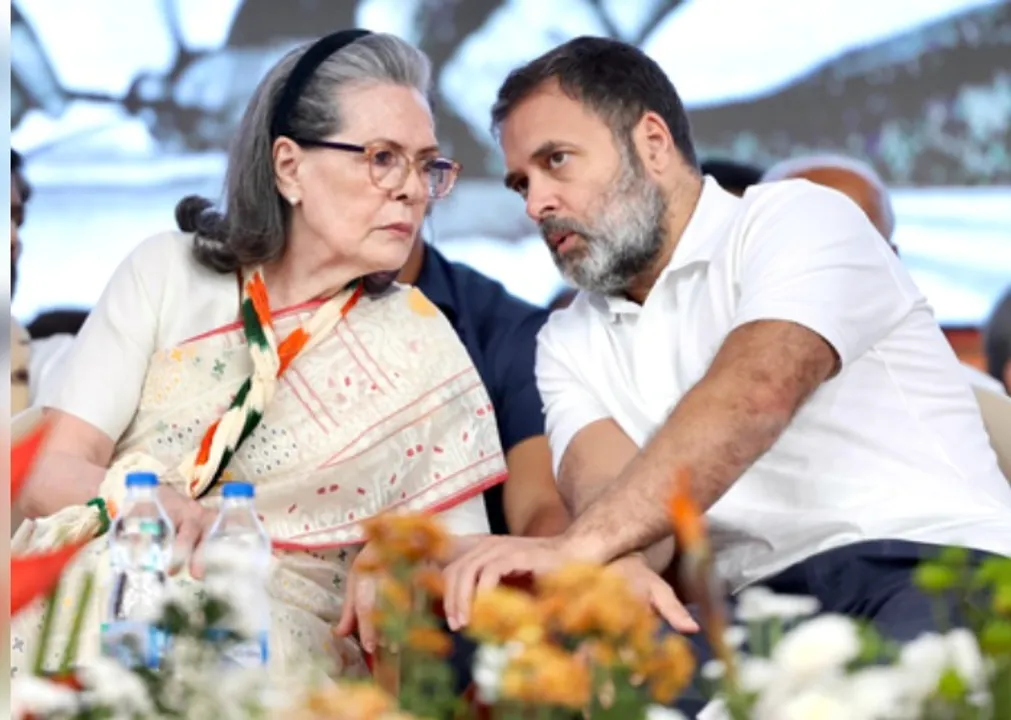  Delhi court issues notice to Sonia, Rahul Gandhi in National Herald case