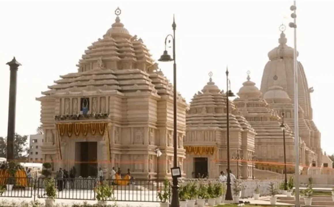  Non-Hindus prepare, distribute prasad at Digha Jagannath temple!