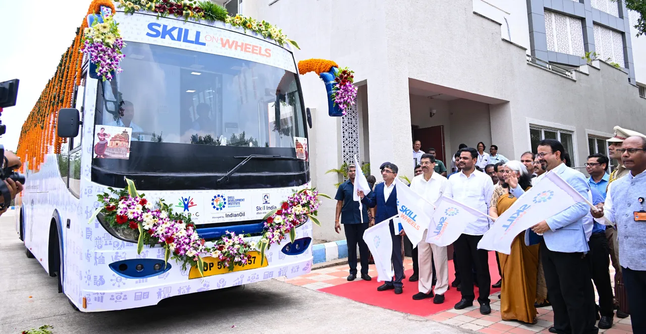  Odisha Guv flags off ‘Skill on Wheels’ at Skill Development Institute Bhubaneswar