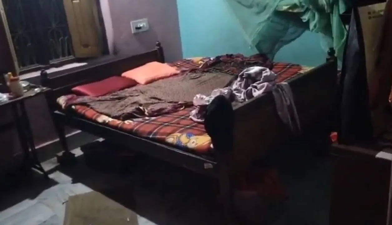  Robbers loot gold worth over Rs 10 lakh, cash after assaulting family inside house in Odisha's Balasore