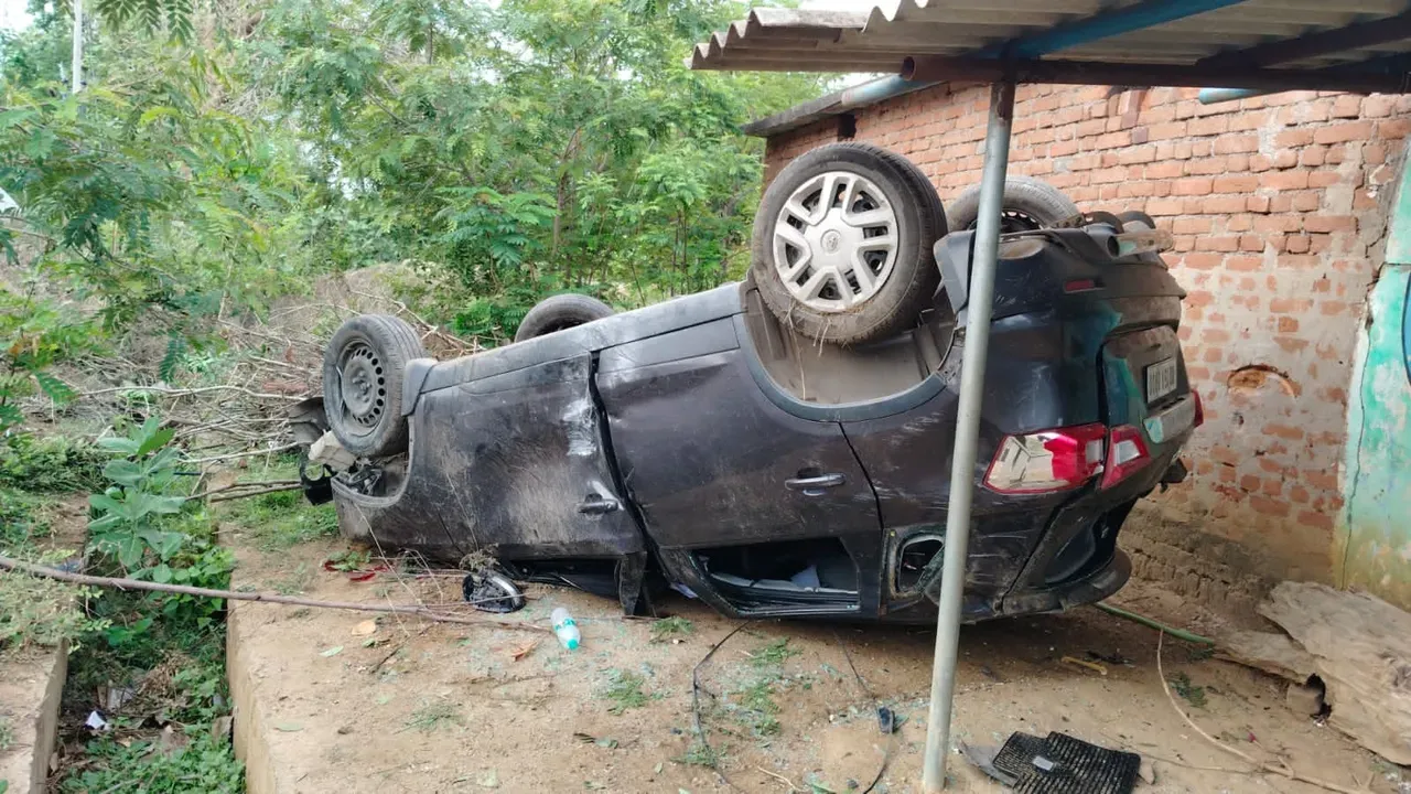  Car crashes into electric pole in Odisha's Sonepur; firearm, live bullets found inside vehicle