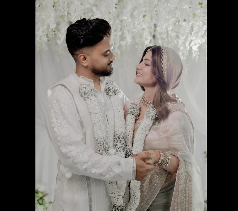  Hina Khan is content being a minimalistic bride: 'Love & care made me Glowwwww'