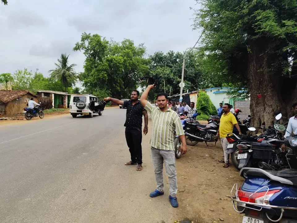  Youth Congress members show black flags to Odisha CM in Balangir; six detained