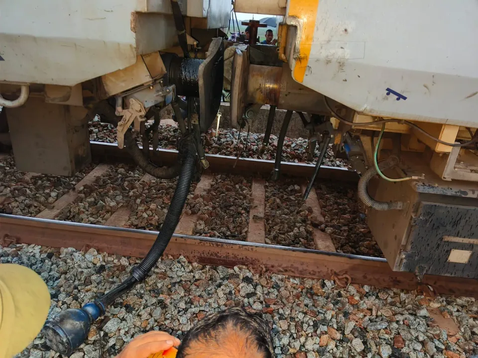  Coaches of Hirakhand Express decouple near Odisha’s Jeypore
