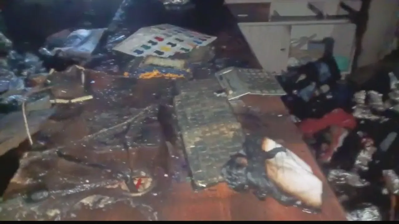  Odisha: Worker dies in massive fire mishap at Maa Tarini Bastralaya warehouse in Capital