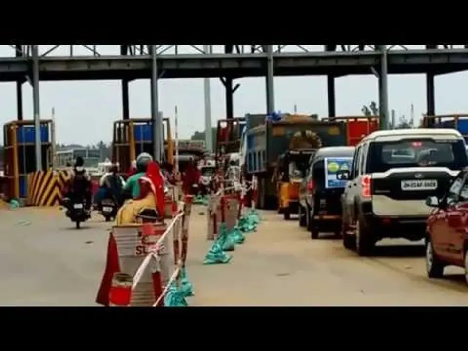  Will Centre levy toll tax on two-wheelers? Union Minister Nitin Gadkari responds