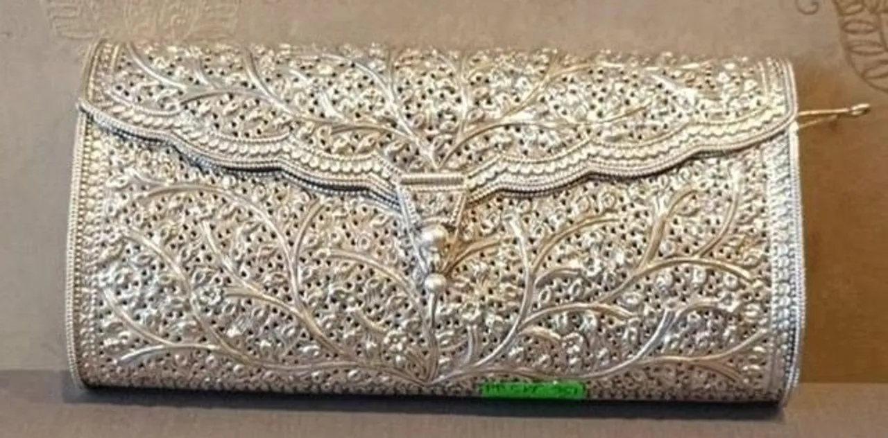  PM Narendra Modi gifts Odisha's silver filigree work purse to Ghana's First Lady