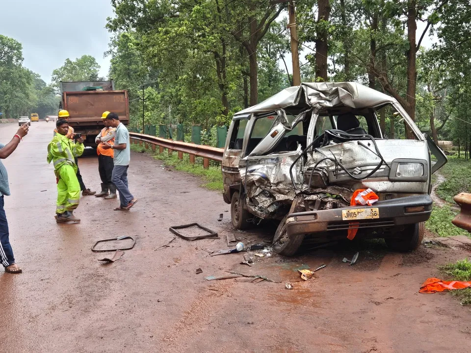  Odisha: 2 killed, 4 critical as truck collides with van in Sundargarh