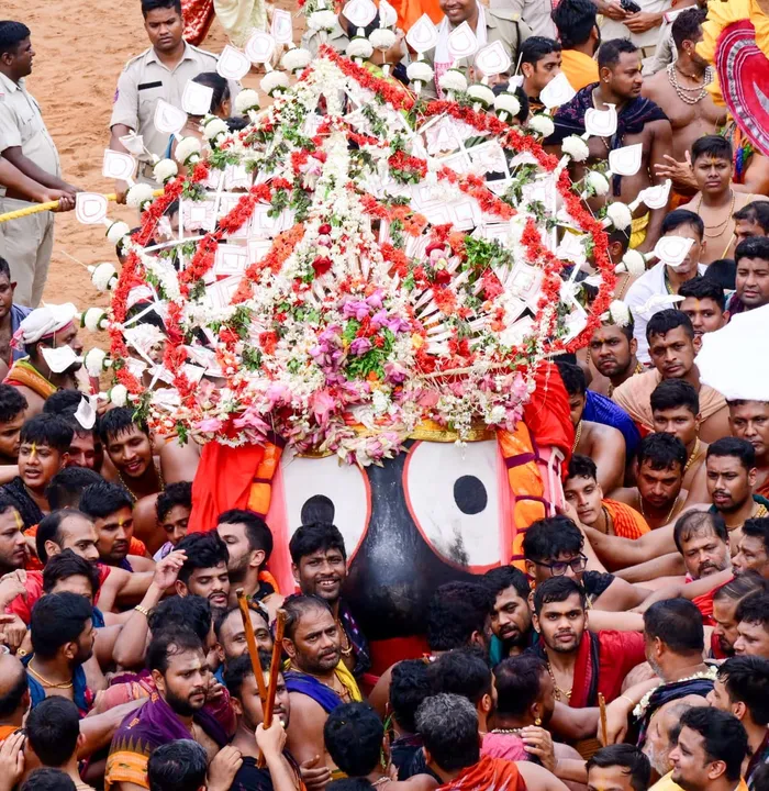  Bahuda Jatra Live updates: Sea of devotees on Puri Grand Road as Lord Jagannath, Holy Siblings to make way back from Gundicha Temple