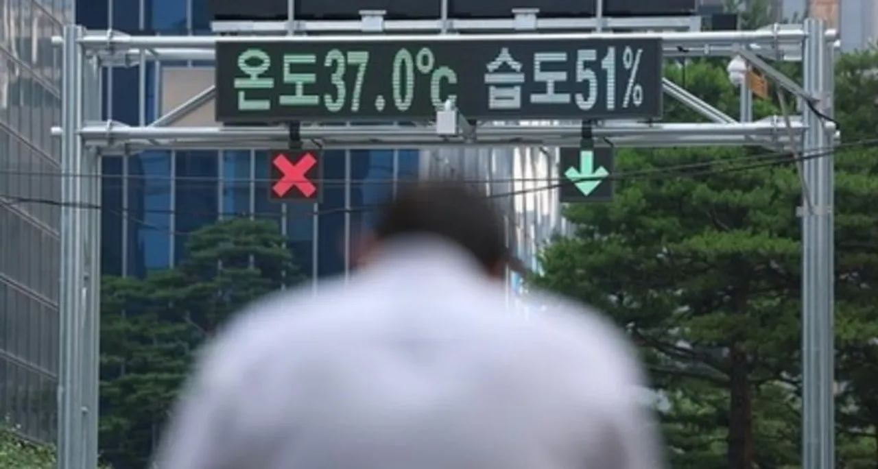  Seoul records hottest day in 117 years with 37.7°C temperature