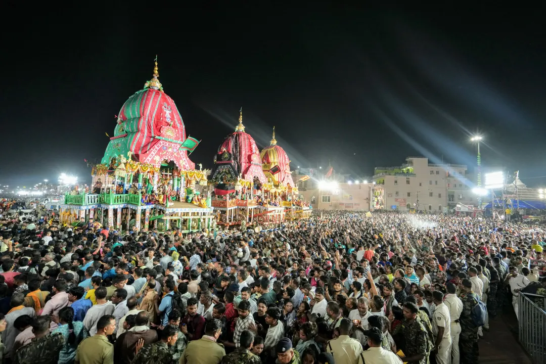  Holy Trinity returns to Srimandir sanctum sanctorum during ‘Niladri Bije’